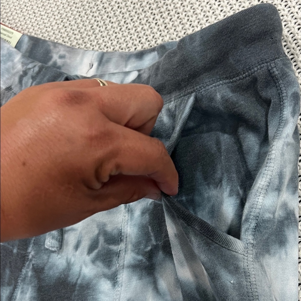 GreenTea Women's Gray and White Tie-Dye Joggers - Picture 4 of 10